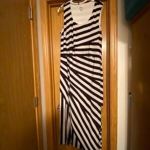 Avenue Black‎ and White Asymmetrical Maxi Dress